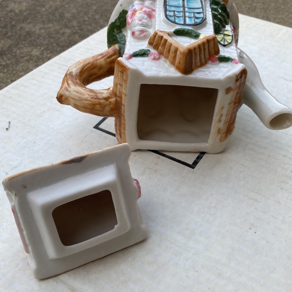 LITTLE HOUSE Vintage TeaFor1 TEAPOT - Picture 2 of 5